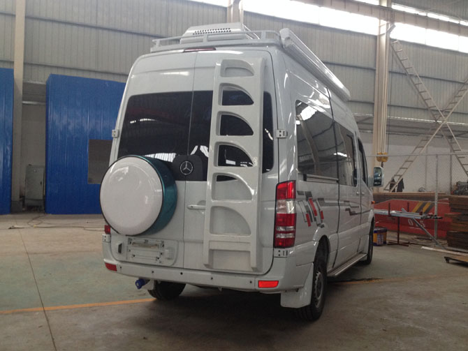 奔馳凌特B型房車多方位展示圖4
