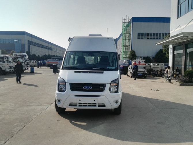 福特新世代全順V348長(zhǎng)軸高頂B型房車(chē)多方位展示圖1