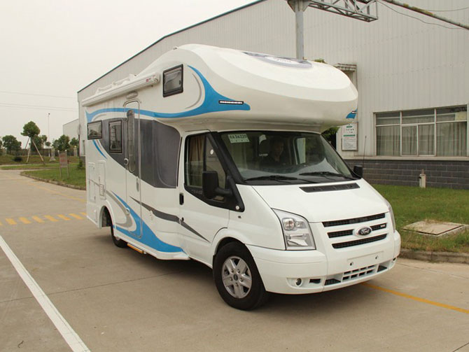 新世代全順C型旅居車