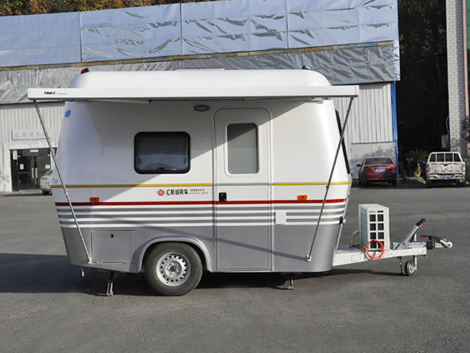 4.4m拖掛式房車多方位展示圖2