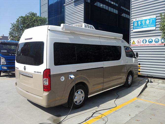福田風(fēng)景G9房車(chē)多方位展示圖2