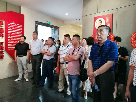 程力集團(tuán)慶祝中國共產(chǎn)黨建黨96周年6 程力集團(tuán)慶祝中國共產(chǎn)黨建黨96周1
