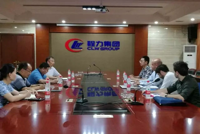 法國(guó)KLUBB公司商務(wù)團(tuán)蒞臨程力汽車集團(tuán)2 法國(guó)KLUBB公司商務(wù)團(tuán)蒞臨程力汽車集團(tuán)