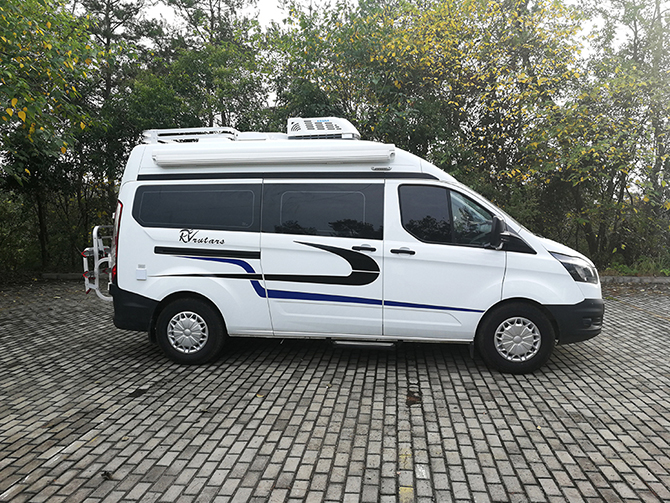 福特新全順中軸中頂B型房車多方位展示圖1
