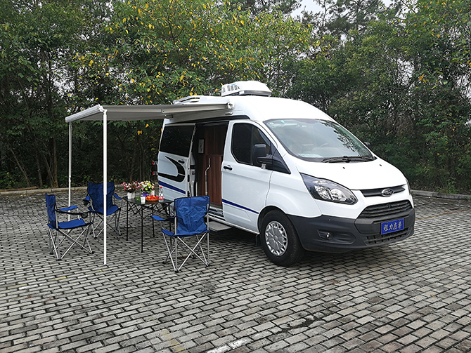 福特新全順中軸中頂B型房車多方位展示圖3