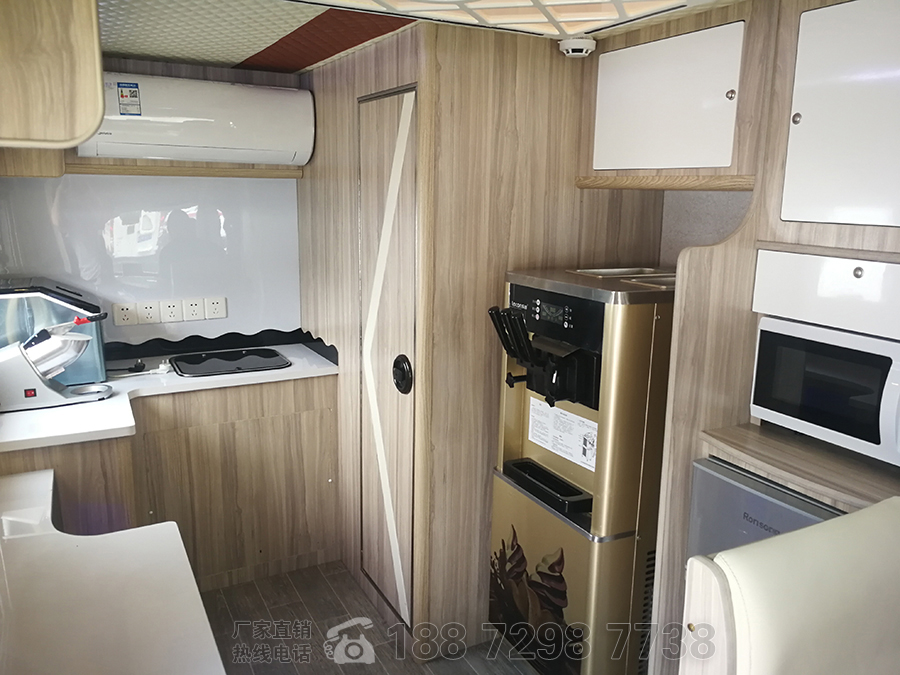 上汽躍進(jìn)輕卡平頭自動擋房車－冰淇淋房車2