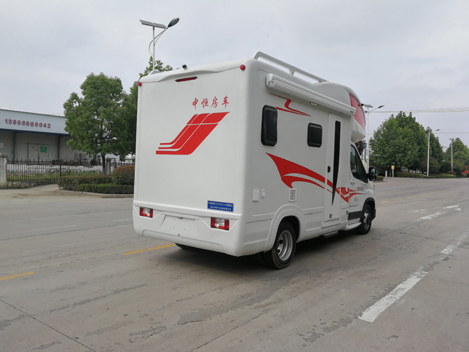 上汽大通V90C型房車多方位展示圖2